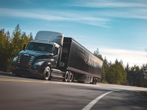 https://www.ajot.com/images/uploads/article/767-daimler-electric-truck.jpg